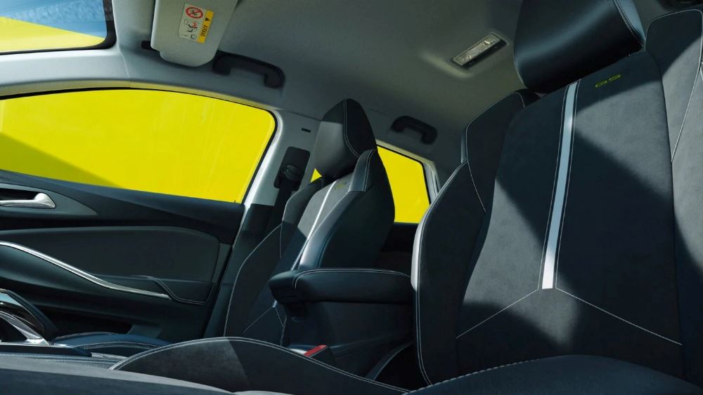 opel-grandland-hybrid-gse-interior-seats-16x9-gr23-i01-317-gse-final-version (1).jpg